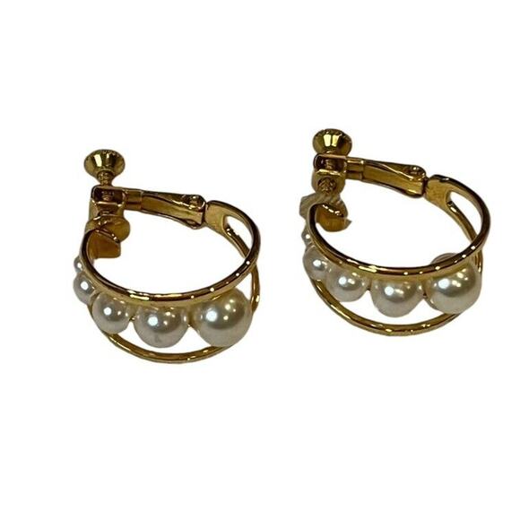 Vintage Napier Gold tone Faux Pearl Screwback Earrings Hoops Open Work .75” - Picture 1 of 6